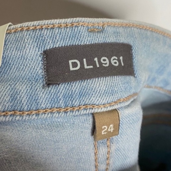 DL1961 Farrow Cropped High Rise Jeans 24 NWT Light Wash - Picture 5 of 13